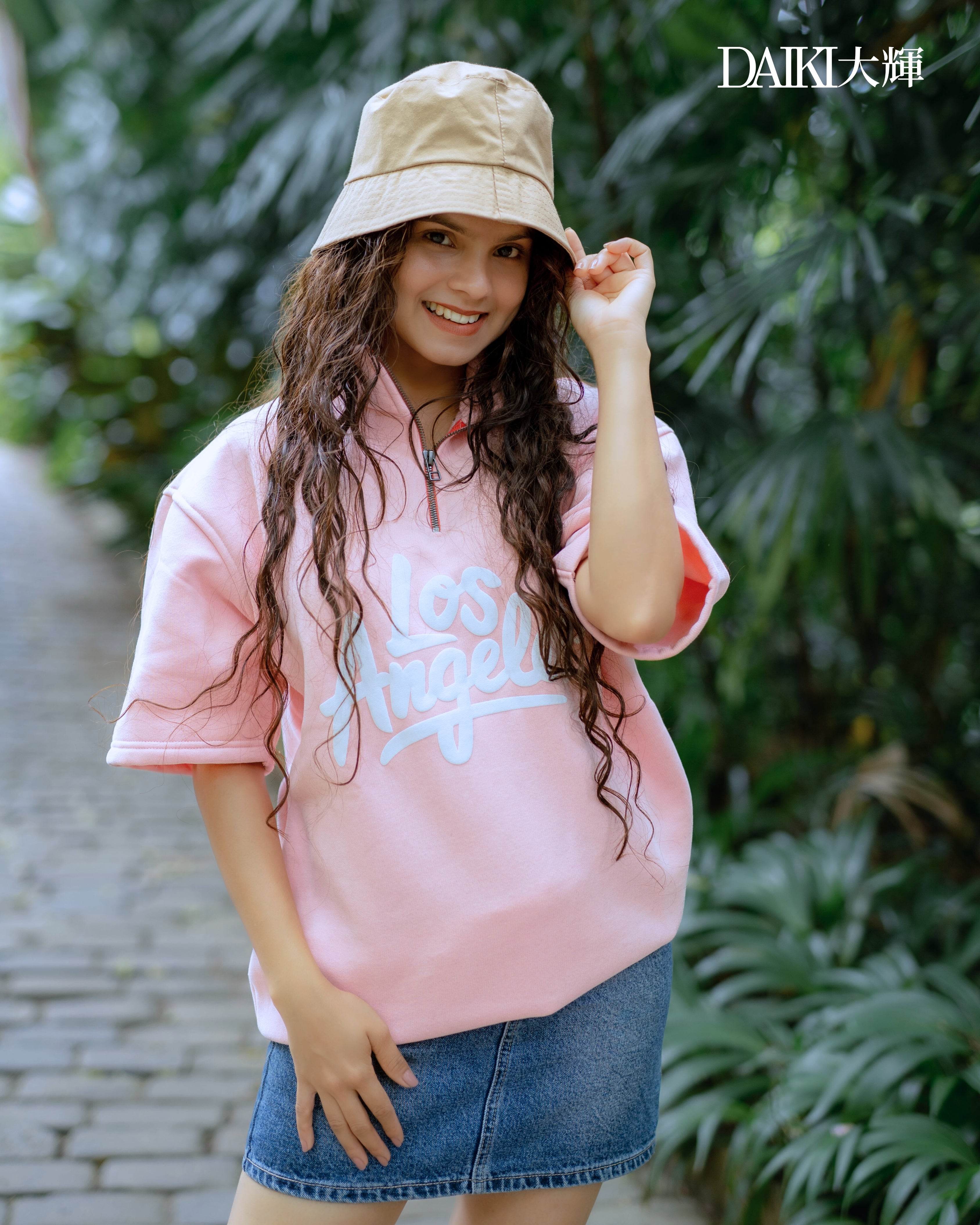 Los Angeles printed  Half Zip Turtleneck oversize pink t-shirt.