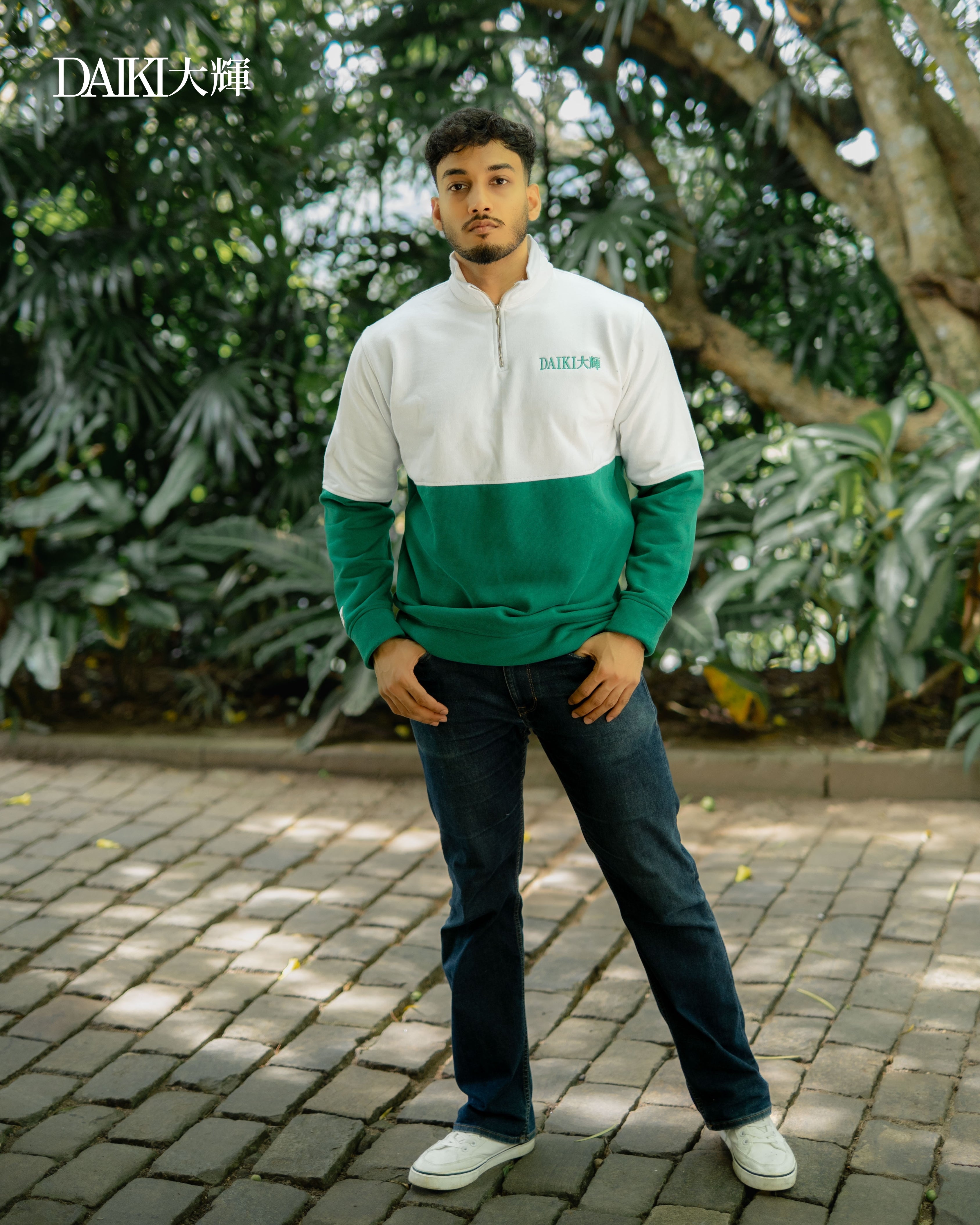 Two-Tone Turtleneck Sweatshirt With Zip