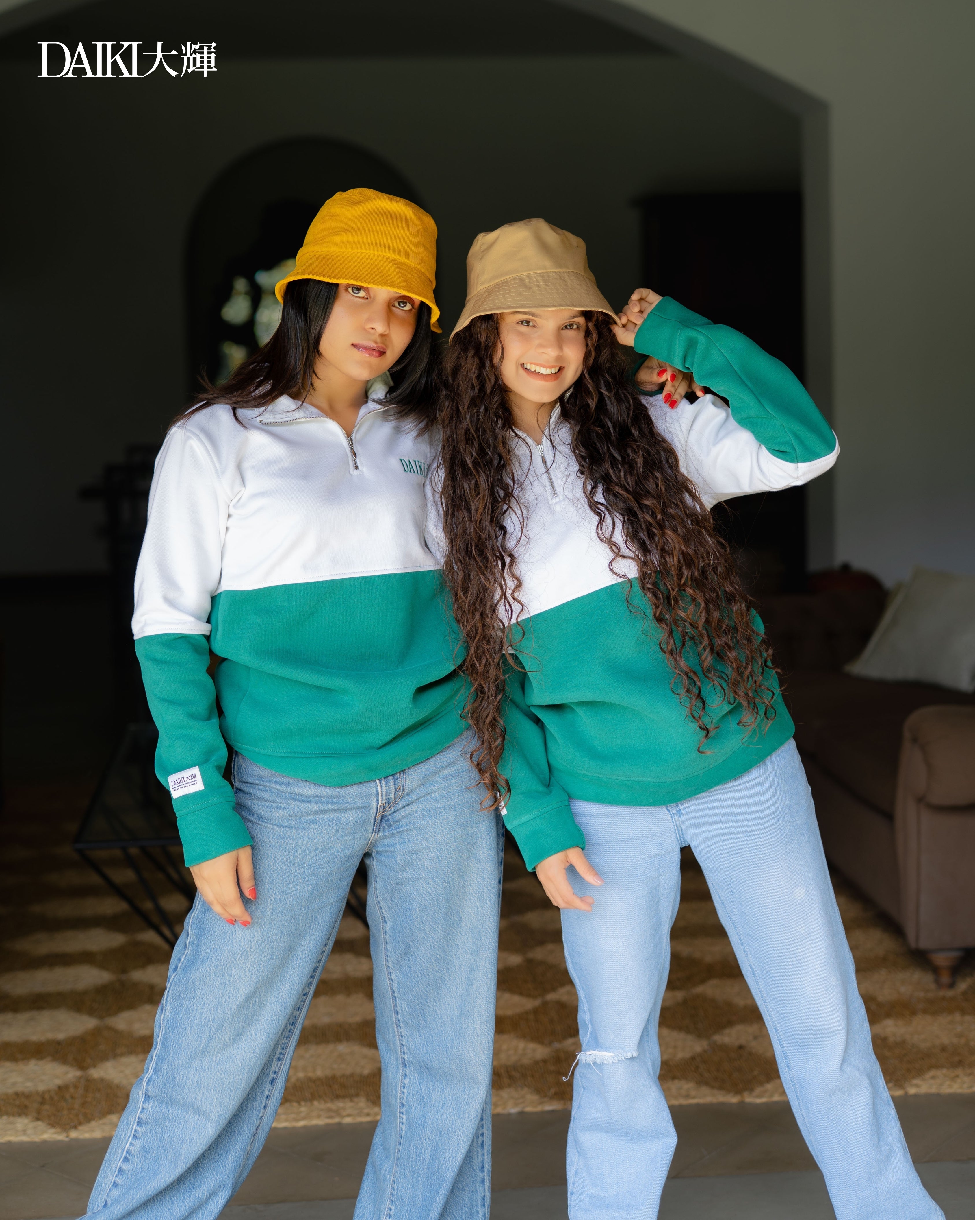 Two-Tone Turtleneck Sweatshirt With Zip